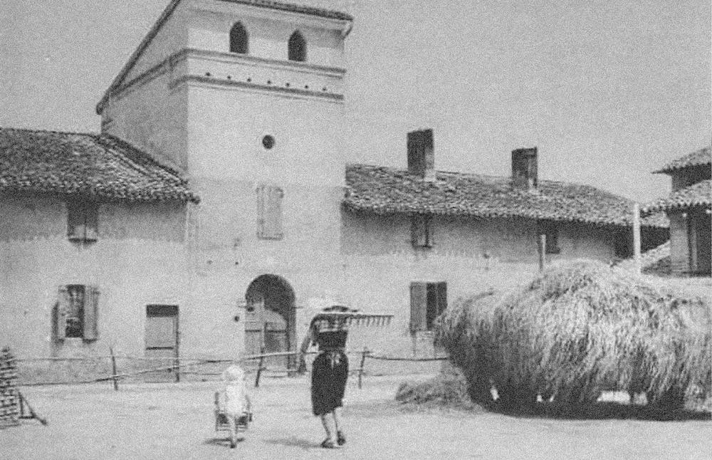 Italian Cascina simbol of simple life and model for the 'court' ilfe. Black and white image